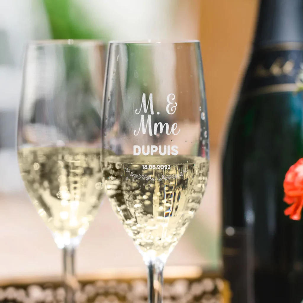 Flûte à champagne gravée personnalisée pour mariage