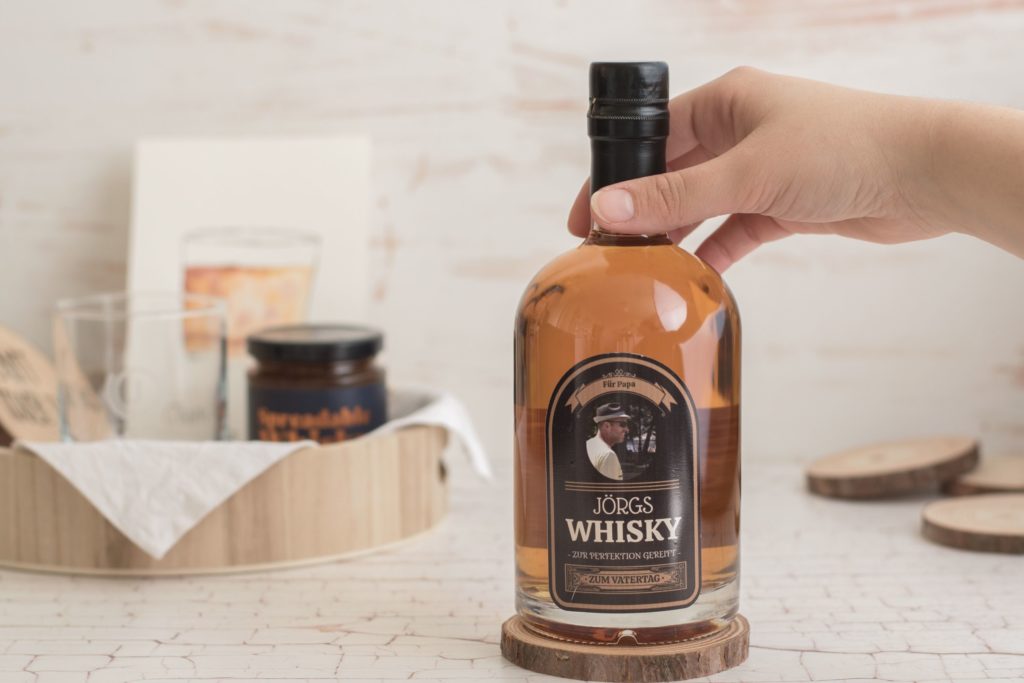 Whisky : Coffret Cadeau en Bois Personnalisé